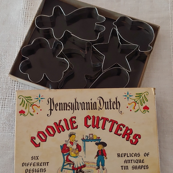Other - Vintage Metal Cookie Cutter Set